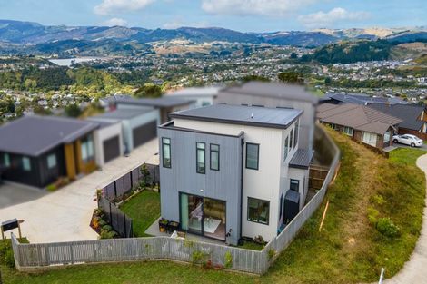 Photo of property in 2 Skysail Lane, Whitby, Porirua, 5024