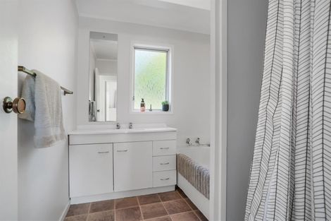 Photo of property in 99 Oaktree Avenue, Browns Bay, Auckland, 0630