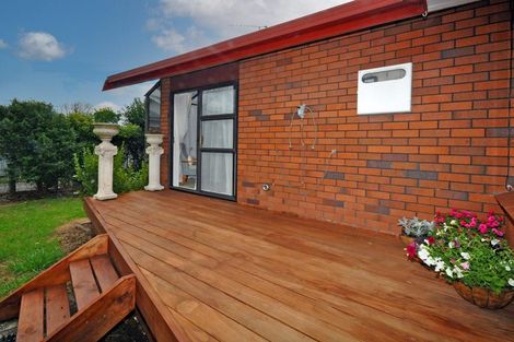 Photo of property in 2/288 Queen Street, Pukekohe, 2120