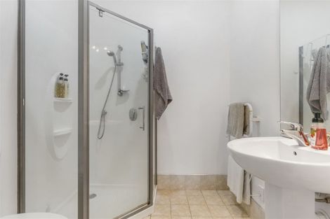 Photo of property in 2/44 Carlos Drive, Flat Bush, Auckland, 2016
