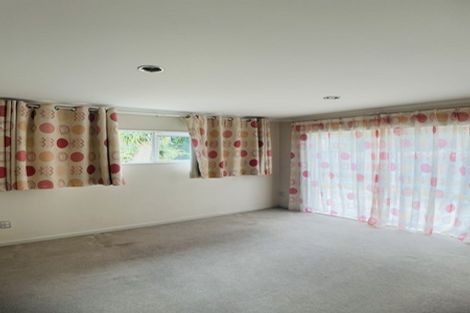 Photo of property in 1 Kenley Heights, Flat Bush, Auckland, 2016