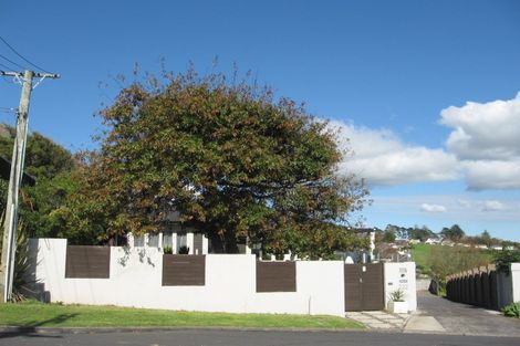 Photo of property in 1/222 Bleakhouse Road, Mellons Bay, Auckland, 2014