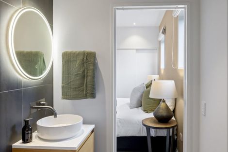 Photo of property in 28 Soudley Court, Jacks Point, Queenstown, 9371