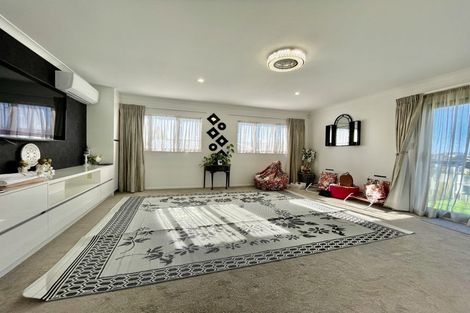 Photo of property in 19 Mason Street, New Lynn, Auckland, 0600