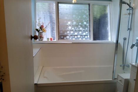 Photo of property in 74 Mana Esplanade, Paremata, Porirua, 5026