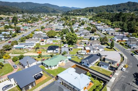 Photo of property in 3 Dover Road, Wainuiomata, Lower Hutt, 5014