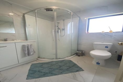 Photo of property in 15a Gill Avenue, Te Atatu Peninsula, Auckland, 0610