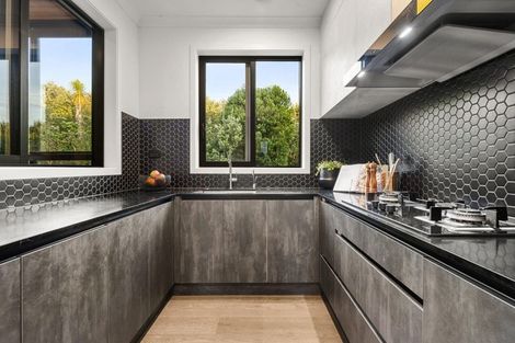 Photo of property in 5 Kina Place, Long Bay, Auckland, 0630