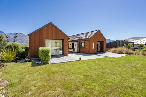 Photo of property in 19 Hackett Road, Jacks Point, Queenstown, 9371