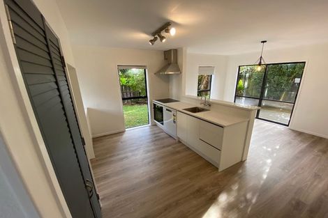 Photo of property in 1/8 Priestley Drive, Bucklands Beach, Auckland, 2014