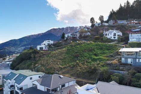 Photo of property in 8 Peregrine Place, Queenstown, 9300