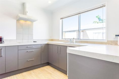 Photo of property in 418a Old Te Atatu Road, Te Atatu Peninsula, Auckland, 0610