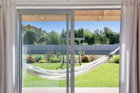 Photo of property in 6 Hunter Lane, Amberley, 7410