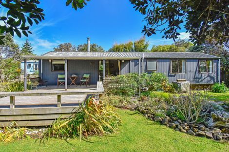 Photo of property in 4 Mission Road, Port Waikato, Tuakau, 2695