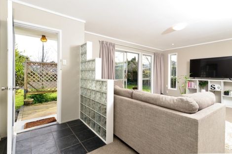 Photo of property in 2 Montana Place, Dinsdale, Hamilton, 3204