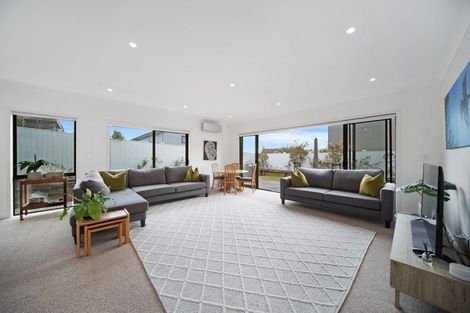 Photo of property in 8 Awakirihi Close, Shamrock Park, Auckland, 2016