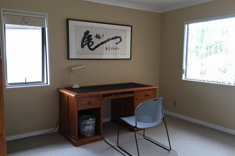 Photo of property in 6 Parkvale Grove, Te Atatu Peninsula, Auckland, 0610