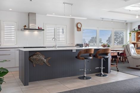 Photo of property in 154 Marine Parade, Mount Maunganui, 3116
