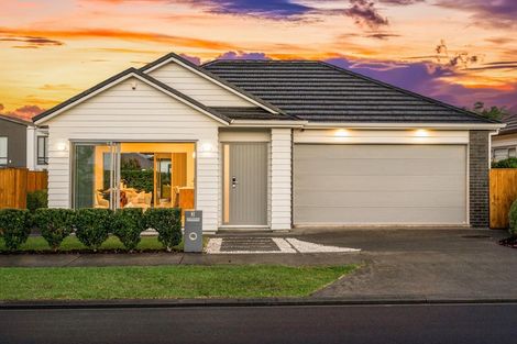 Photo of property in 3 Tarras Road, Kumeu, 0810