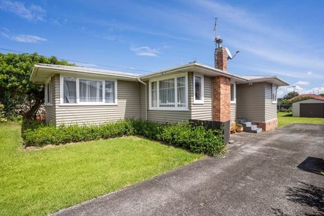 Photo of property in 14 Karamu Street, Te Atatu Peninsula, Auckland, 0610