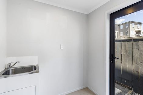 Photo of property in 16 Hirimate Place, Flat Bush, Auckland, 2019