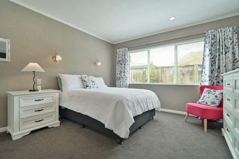 Photo of property in 1/217 Mcleod Street, Camberley, Hastings, 4120