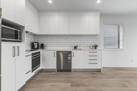 Photo of property in 25 Potter Avenue, Northcote, Auckland, 0627