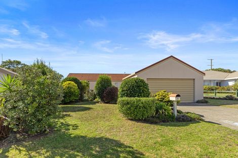 Photo of property in 33 Russley Drive, Mount Maunganui, 3116