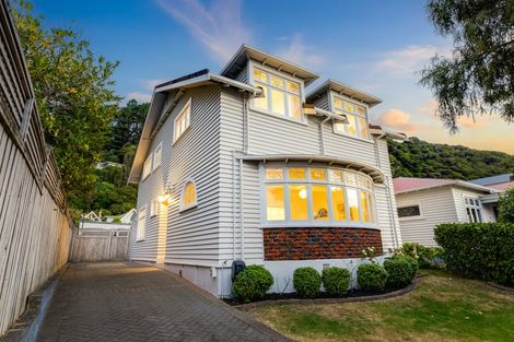 Photo of property in 103 Muritai Road, Eastbourne, Lower Hutt, 5013