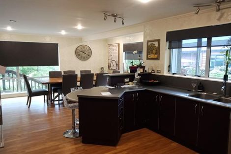 Photo of property in 68b Chatsworth Road, Silverstream, Upper Hutt, 5019