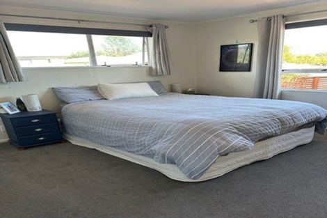 Photo of property in 5 Sharda Grove, Paraparaumu Beach, Paraparaumu, 5032