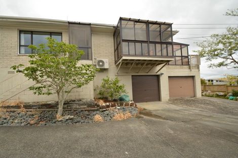 Photo of property in 1/20 Anne Road, Hillcrest, Auckland, 0627