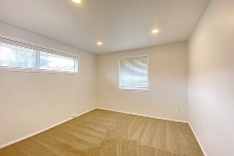 Photo of property in 1/7 Musick Point Road, Bucklands Beach, Auckland, 2012