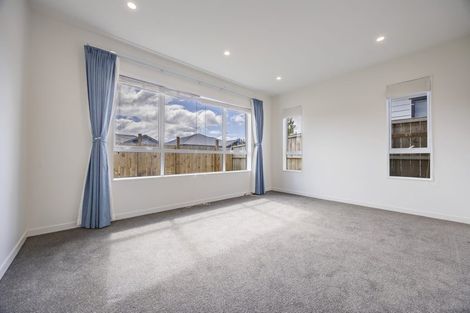 Photo of property in 12 Moemoea Avenue, Kumeu, 0810