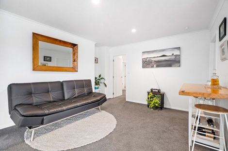 Photo of property in 25 Waitemata Drive, One Tree Point, 0118