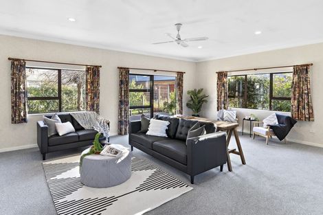 Photo of property in 7 Oak View Place, Greytown, 5712