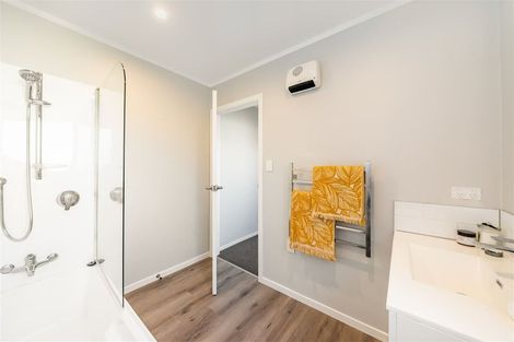 Photo of property in 7a Eastview Grove, Normandale, Lower Hutt, 5010