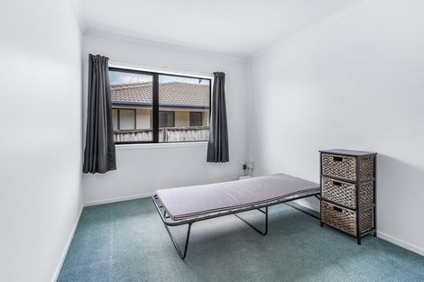 Photo of property in 1 Harrogate Place, Grandview Heights, Hamilton, 3200