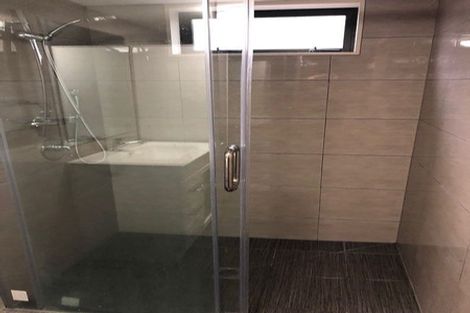 Photo of property in 2 Mediterranean Way, Goodwood Heights, Auckland, 2105