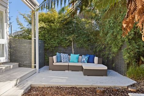 Photo of property in 17 Lydia Avenue, Northcote, Auckland, 0627