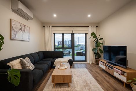 Photo of property in 36 Salvia Lane, Totara Park, Auckland, 2019