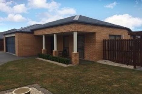 Photo of property in 9 Hawkins Place, Rangiora, 7400