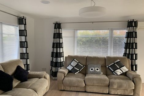 Photo of property in 1/25 Barrys Road, Glendene, Auckland, 0602