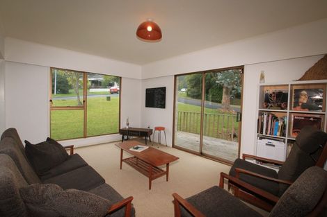 Photo of property in 1/11 Ayton Drive, Totara Vale, Auckland, 0629