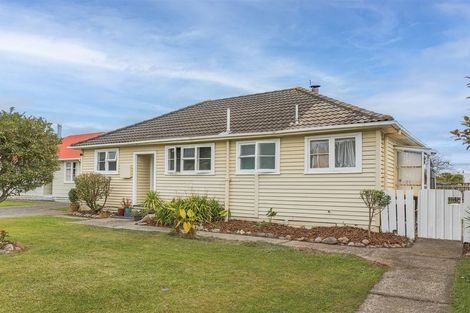 Photo of property in 4 Colvin Street, Westport, 7825