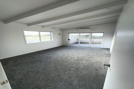 Photo of property in 828a Papamoa Beach Road, Papamoa Beach, Papamoa, 3118