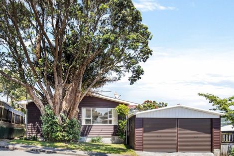 Photo of property in 57a Stewart Drive, Newlands, Wellington, 6037