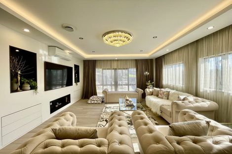 Photo of property in 19 Mason Street, New Lynn, Auckland, 0600