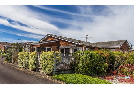 Photo of property in 53 The Grove, Red Beach, 0932