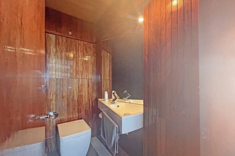 Photo of property in Seaview Apartments, 4/64 Milford Road, Milford, Auckland, 0620